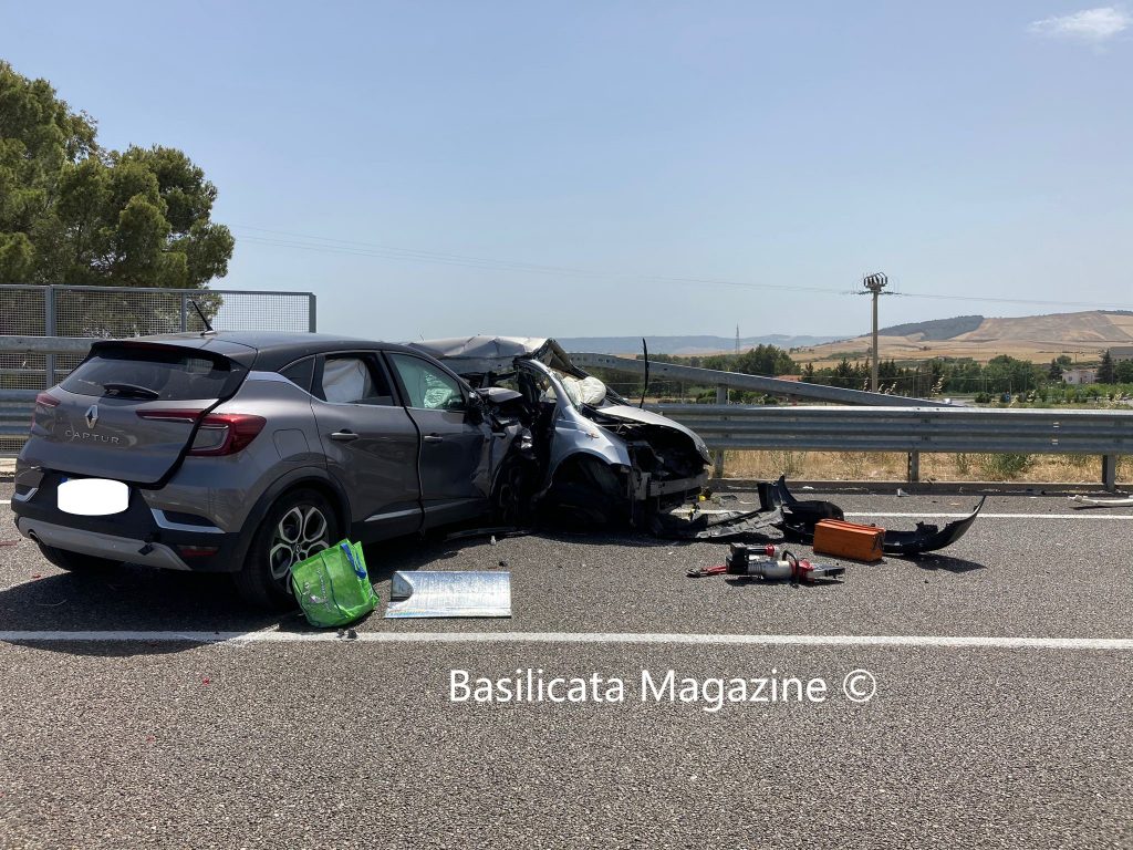 Grave Incidente Sulla Bradanica Alle Porte Di Matera Muore Una Giovane